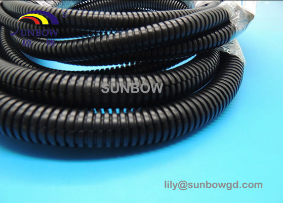 Porcellana Condotto elettrico dei tubi ondulati flessibili spaccati della plastica di RoHS fornitore